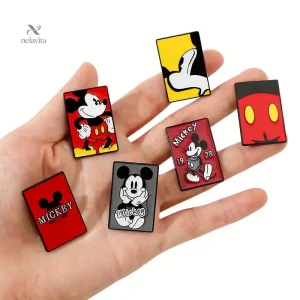Broches Disney colorées pour personnaliser les tenues