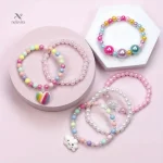 Accessoires colorés pour enfants en perles variées