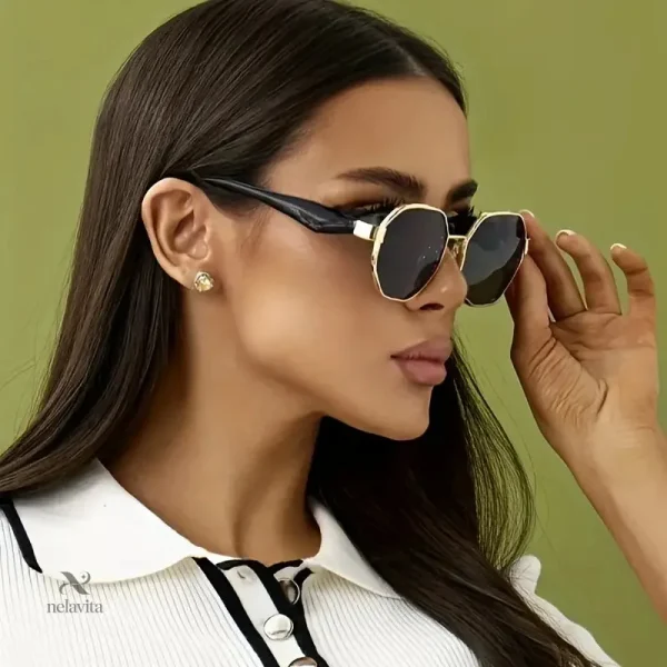 lunettes-de-soleil-femme-chic-monture-noire-et-doree-verr-39h3uw-1 Lunettes de soleil femme chic, monture noire et dorée