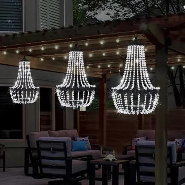 Lustre suspendu pour ambiance festive en extérieur