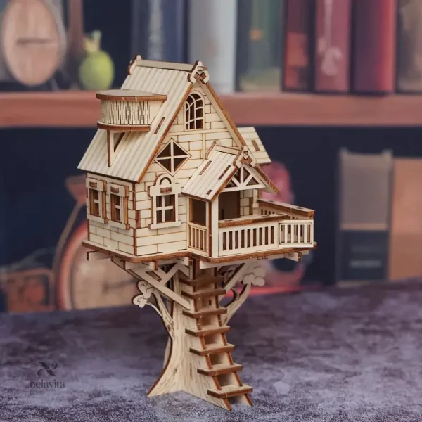 Outils de modélisme : maquette en bois de maison dans les arbres