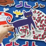 Jeu créatif avec marionnettes chat en feutrine