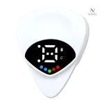Outil essentiel pour musicien, accordeur et médiator combinés