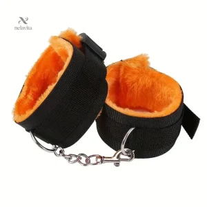 Menottes Douces en Peluche avec Chaîne Métallique – Accessoire Réglable pour Jeux de Couple et Soirées Sensuelles