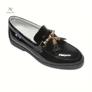 Chaussures noires garçon avec détails en pampilles