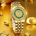 Incrustations brillantes sur cadran vert