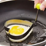 Moule à œufs fleur pour une touche créative en cuisine