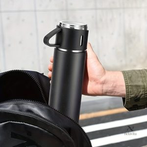 Tasses assorties pour accompagner le mug isotherme