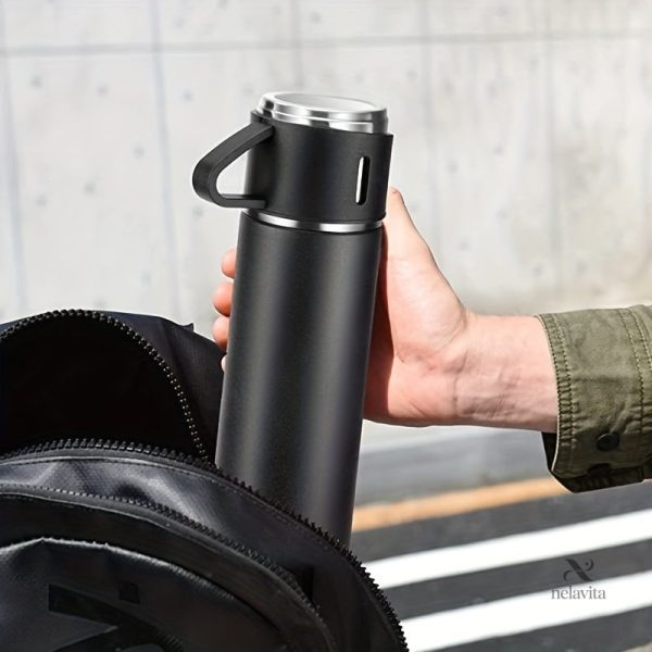 Tasses assorties pour accompagner le mug isotherme