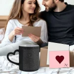 Mug noir qui dévoile une image avec la chaleur, personnalisable