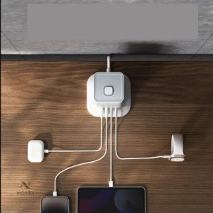 Bloc d'alimentation sécurisé avec plusieurs prises et ports USB