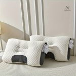 Confort et maintien avec cet oreiller cervical en vedette