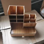 Rangement en bois pour fournitures de bureau