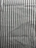 Pantalon femme rayé en tissu léger pour l'été