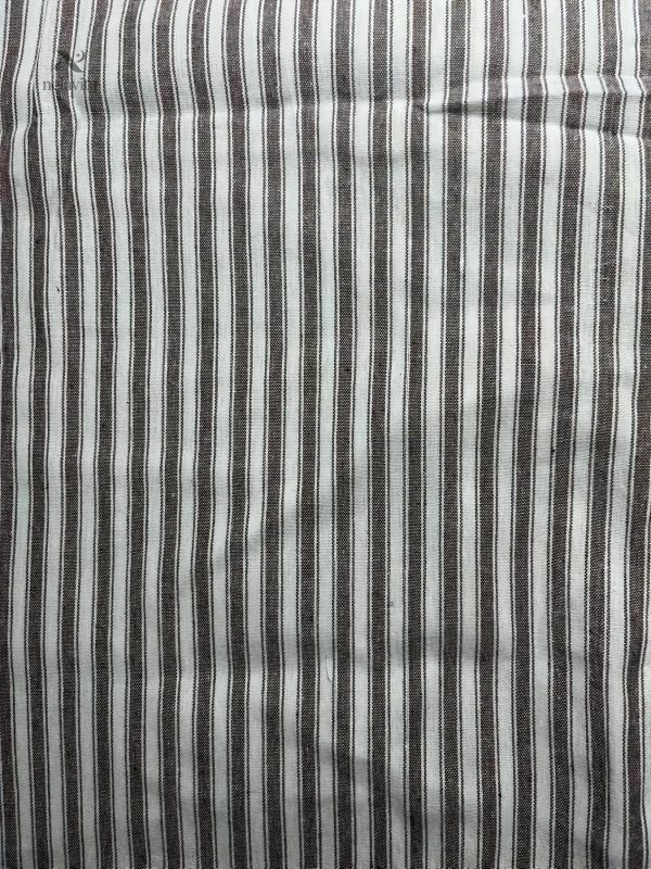 Pantalon femme rayé en tissu léger pour l'été