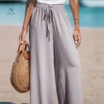 Vêtements pour femmes - Pantalon large et stylé