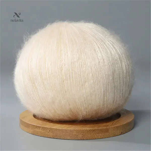 pelote-de-laine-mohair-blanche-douce-et-legere-fil-premiu-3bebyg-1