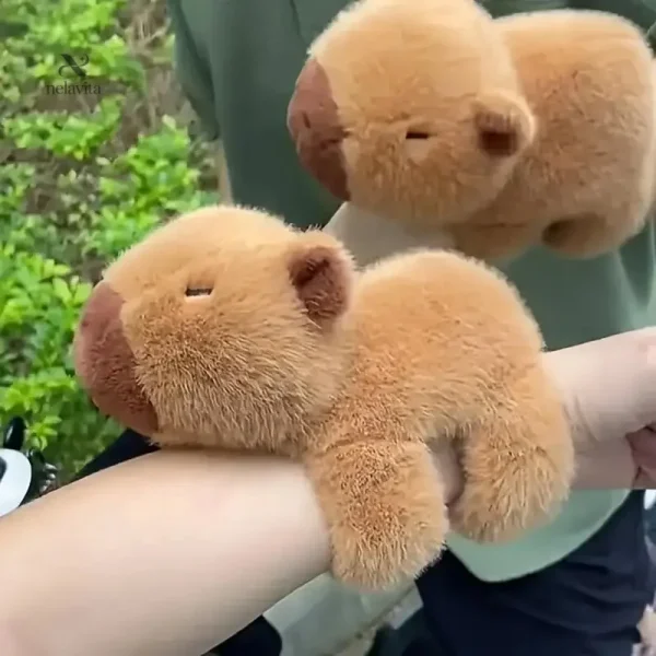 Peluche capybara marron, un ajout adorable à votre espace