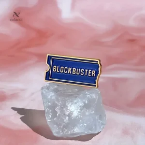 Broche vintage en émail bleu inspirée du cinéma