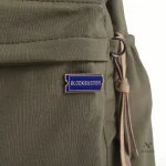 Accessoire mode : pin's en émail bleu rétro