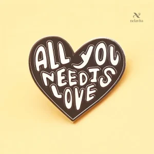 Pin’s cœur All You Need Is Love, broche vintage romantique