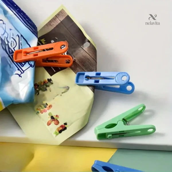 Accessoire de lessive : pinces à linge colorées et robustes