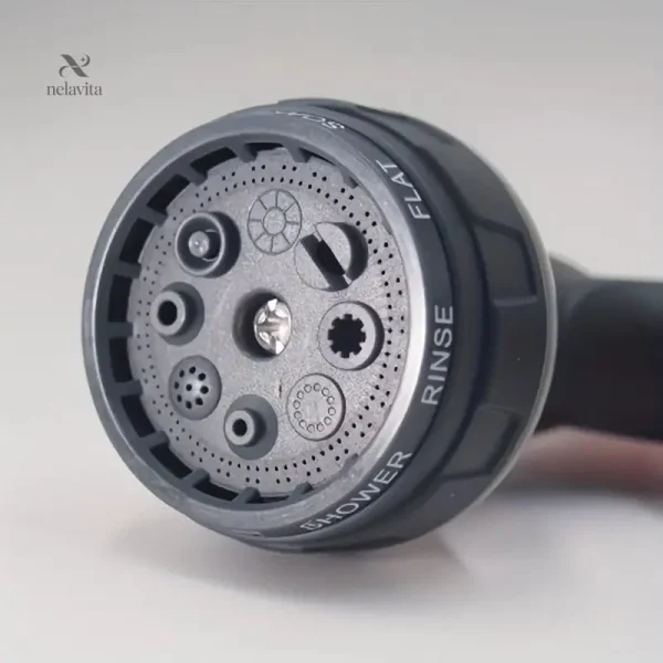 Outil d'arrosage versatile pour diverses applications extérieures