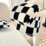 Plaid en velours, une nuance de confort et de chaleur