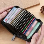 Accessoire homme pour un rangement compact de cartes