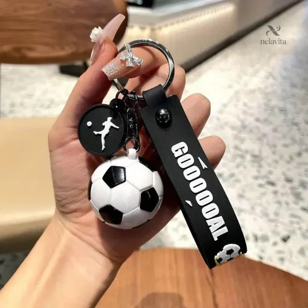 porte-cles-ballon-de-foot-colore-accessoire-tendance-homm-yv3bh9-1