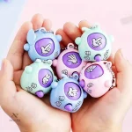 Porte-clés coloré et amusant pour les jeunes fans de jeux