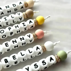 Porte-clés enfant personnalisé avec prénom en perles colorées