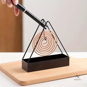 Accessoire anti-moustique en fonte, design triangulaire