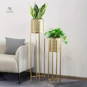 Pots décoratifs dorés pour un agencement moderne et raffiné