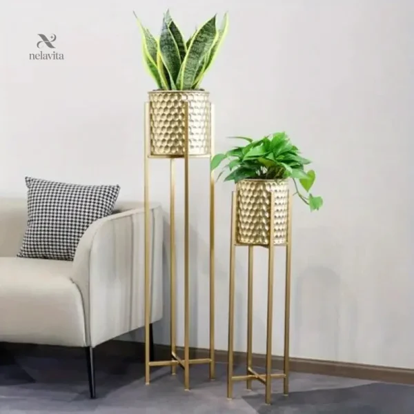 Pots décoratifs dorés pour un agencement moderne et raffiné