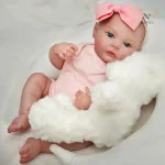 Poupée en silicone rose, parfaite pour les enfants