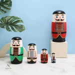 Marionnettes en bois pour théâtre d’enfants et histoires