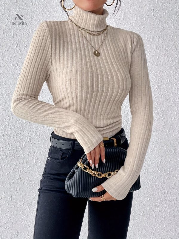 Pull doux à texture côtelée, style intemporel