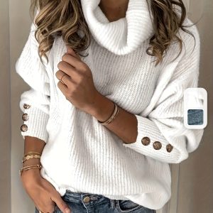 Pull col roulé femme ample avec boutons décoratifs