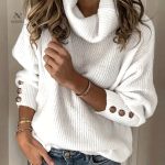 Pull confortable pour femmes, col roulé et détails élégants