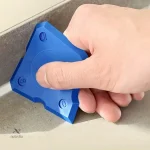 Accessoire de finition pour surfaces lisses et uniformes