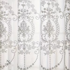 Tissu à motifs floraux pour fenêtres