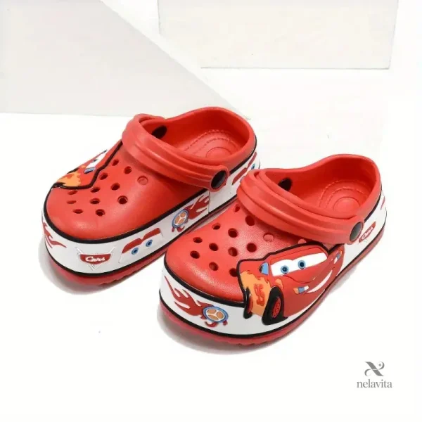 Mules rouges pour enfants, style cartoon Cars, idéales pour l'été