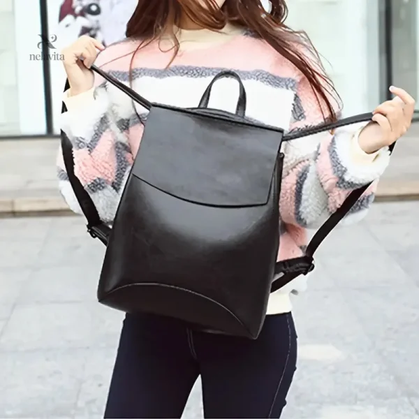 Sac à dos pratique en cuir noir pour usage quotidien