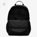 Design sportif et fonctionnel, idéal pour les hommes