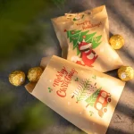 Sachets d'emballage en kraft avec motifs festifs
