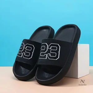 Sandales et pantoufles garçon – Claquettes noires sport avec imprimé chiffre 23 tendance et confortable
