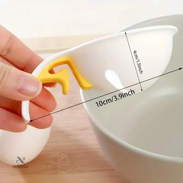 Outil pratique pour séparer jaune et blanc d'œuf