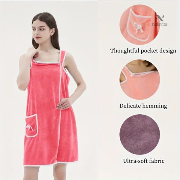 Douce serviette de bain avec poches pour accessoires