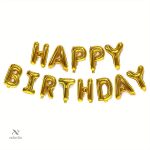 Ballons en forme de lettres pour une fête d'anniversaire